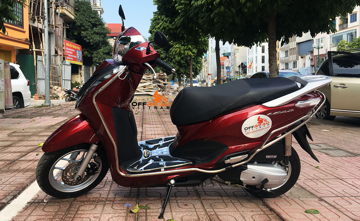 Offroad Vietnam Scooter Rental - red 2019 Honda Lead 125cc with stainless steel protection frame.
