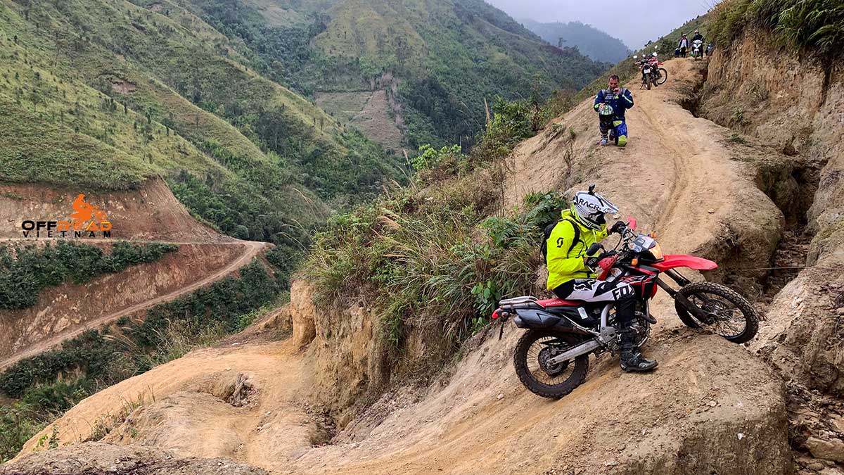Offroad Vietnam Motorbike Adventures - Standard NorthCentre 3 Days Motorbiking via a Phu Yen dirt track.